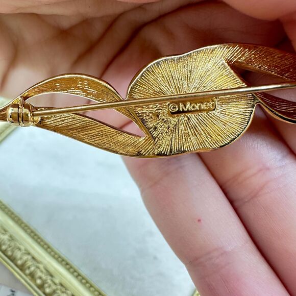 Vintage Jewelry Monet Gold Tone Brooch with Black Gem Monet Bar Pin - Picture 3 of 4